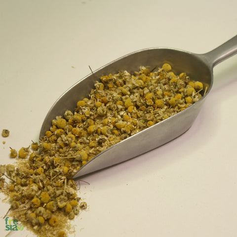 CAMOMILLA FIORI – Indicata in caso di intestino irritabile e tensione nervosa. Dona un senso di calma e benessere – 100 g